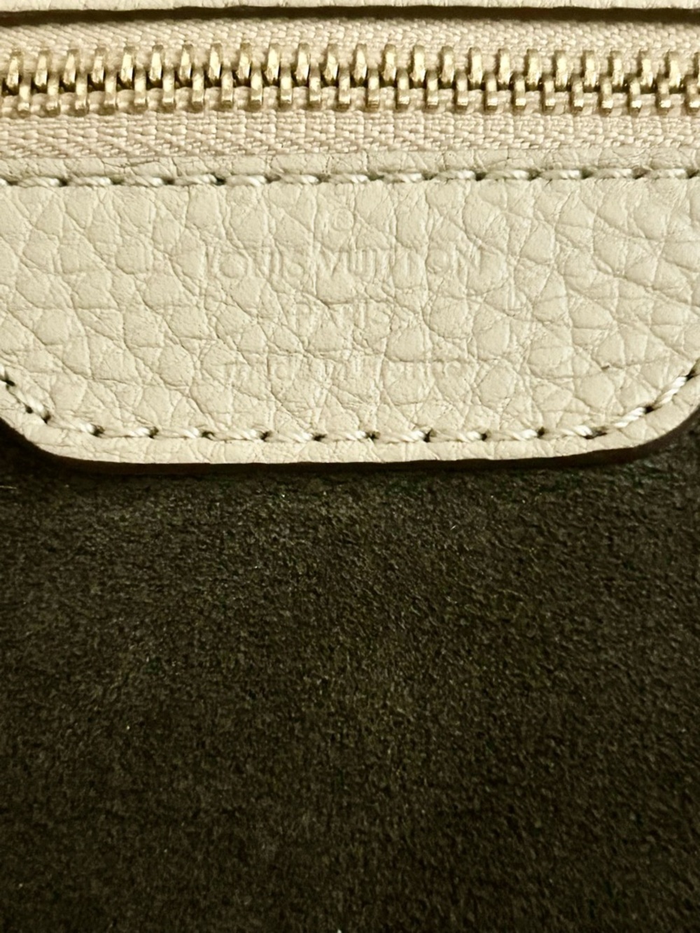 Louis Vuitton Mahina hobo - Picture 10 of 10